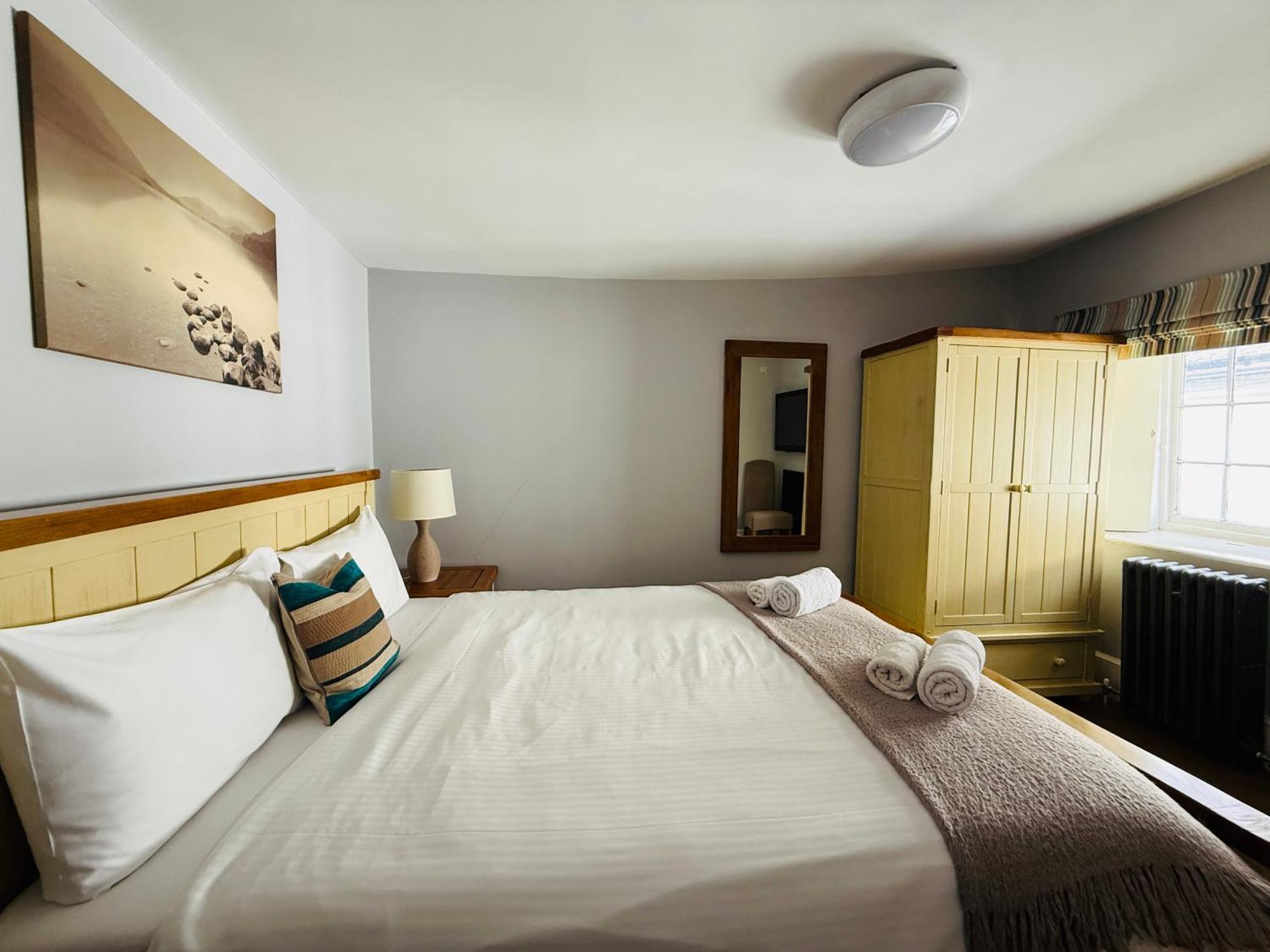 The Vale Hotel Cricklade Room photo