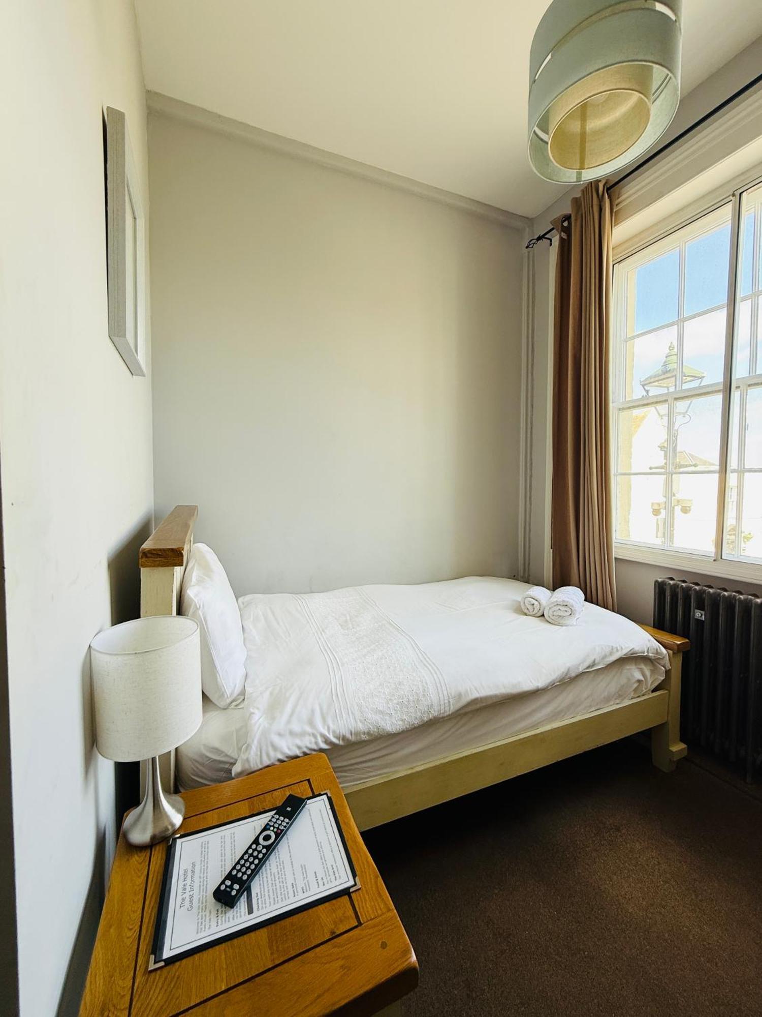 The Vale Hotel Cricklade Room photo