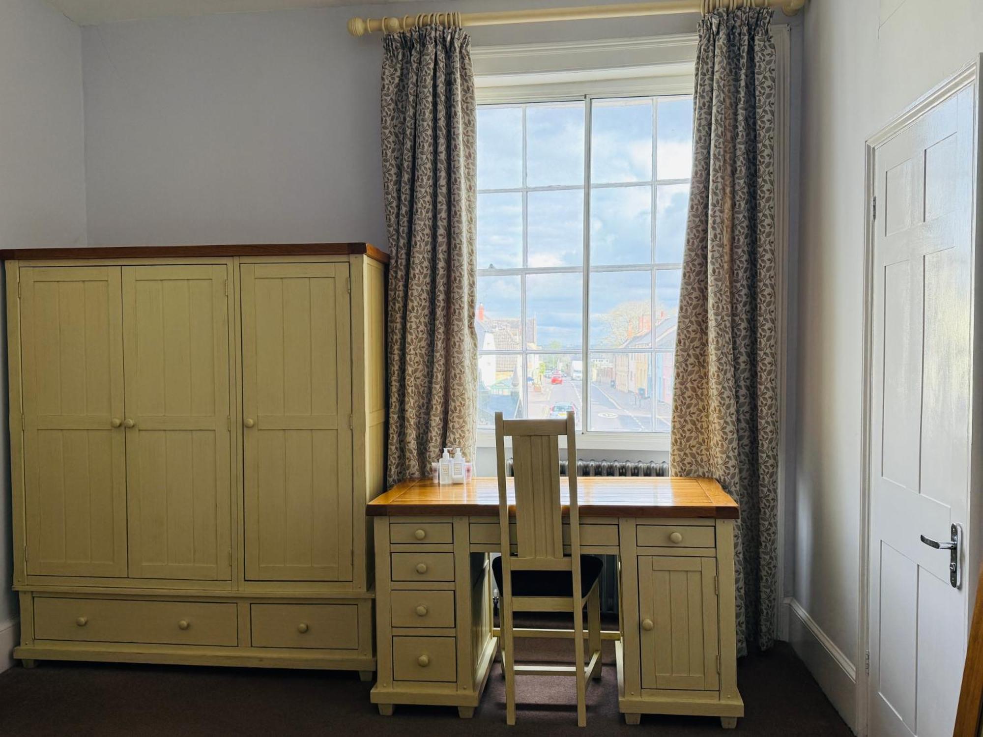 The Vale Hotel Cricklade Room photo