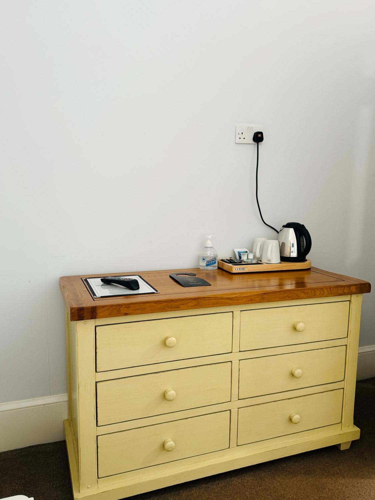 The Vale Hotel Cricklade Room photo