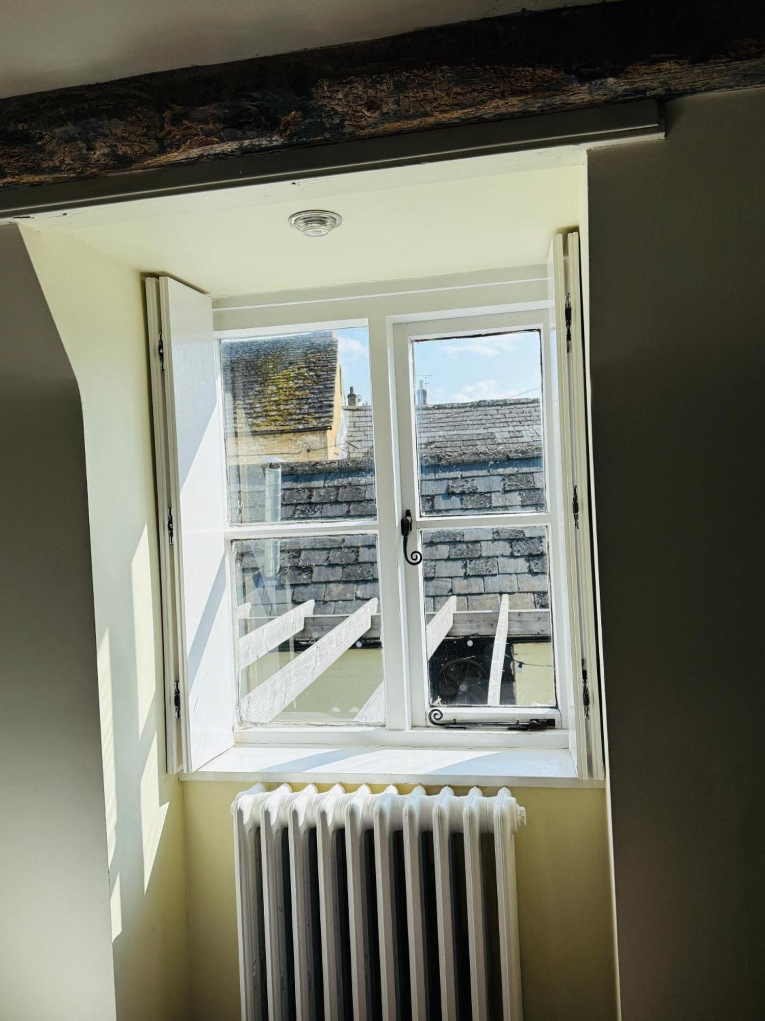 The Vale Hotel Cricklade Room photo
