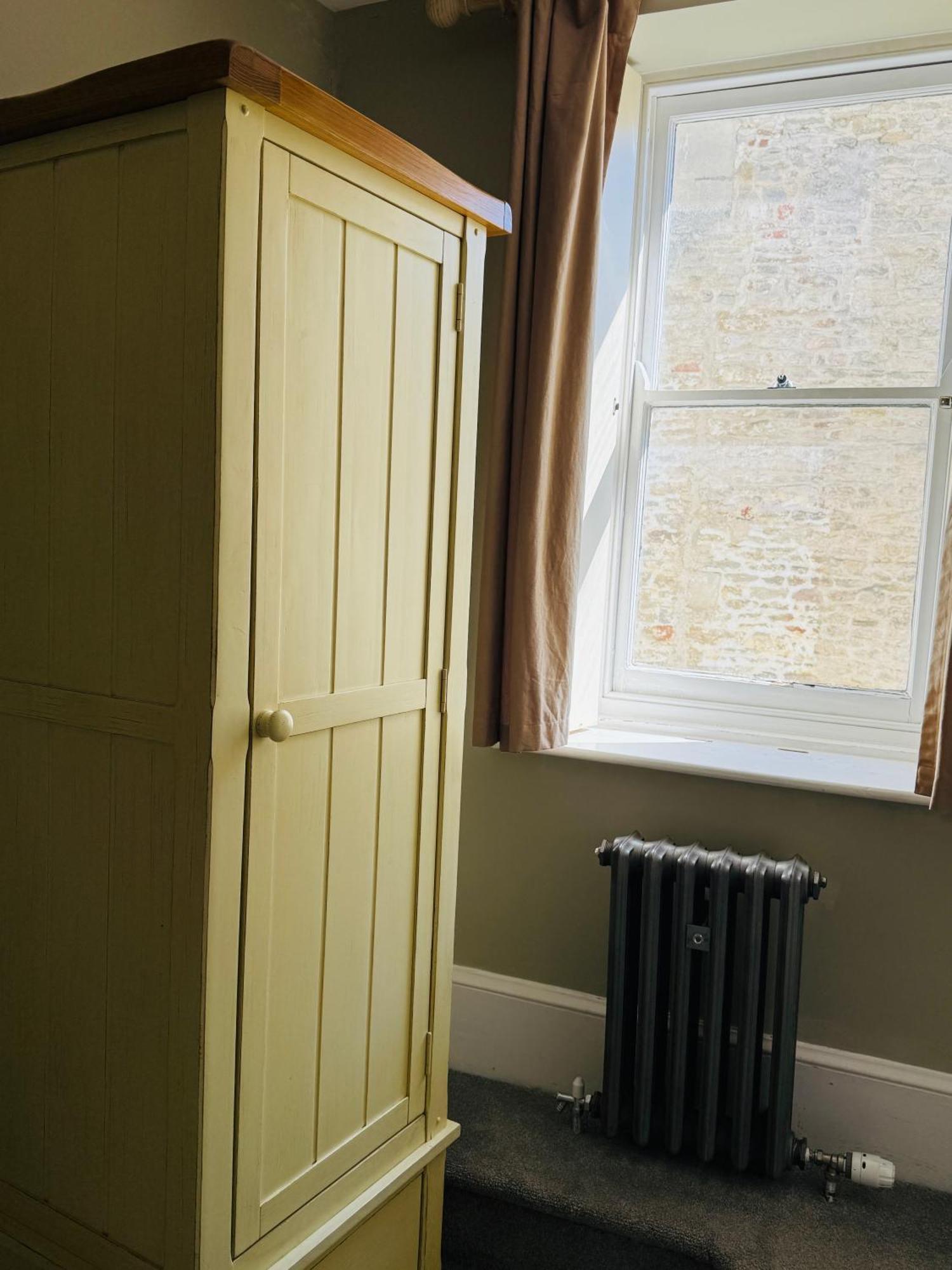 The Vale Hotel Cricklade Room photo