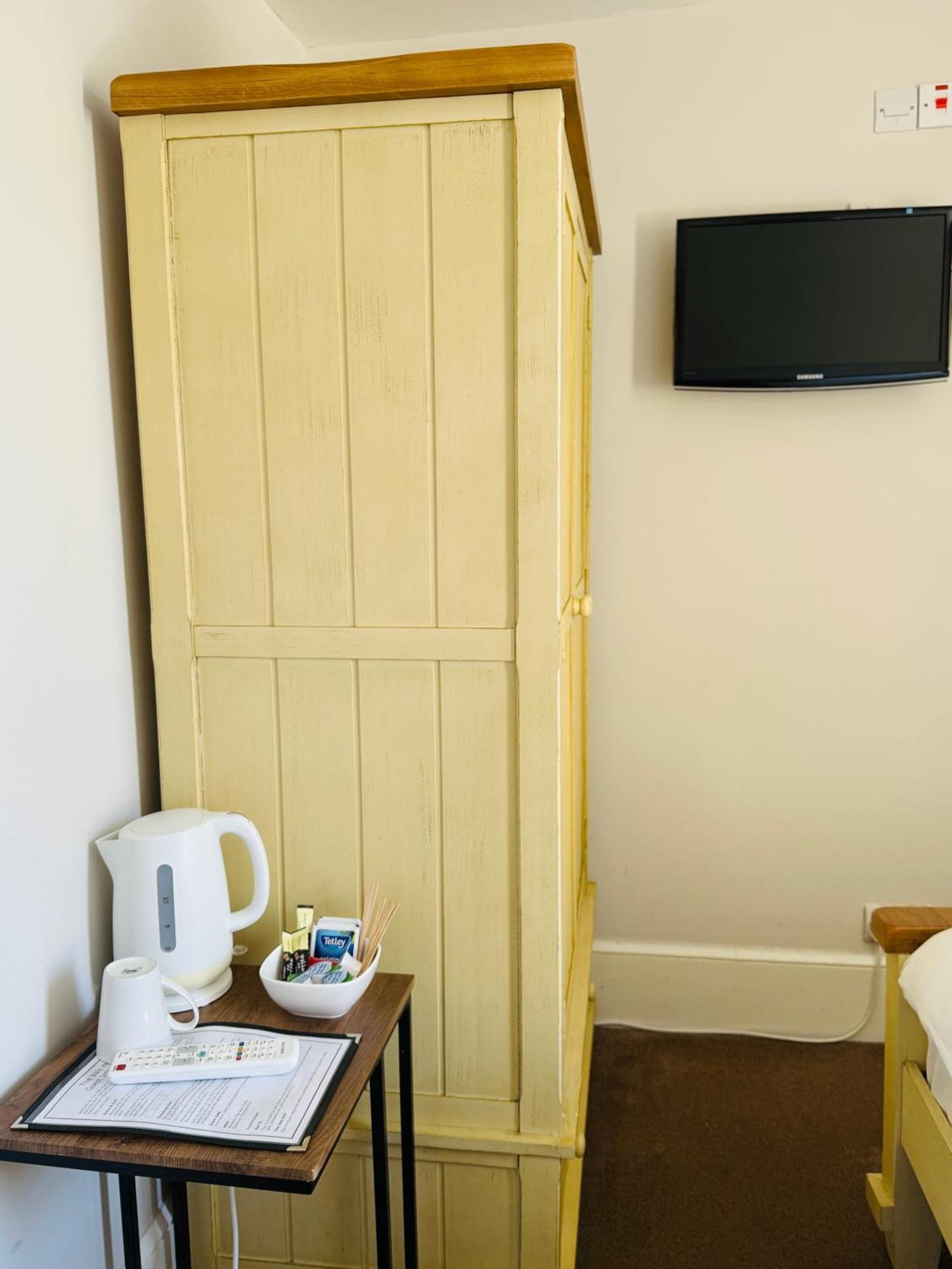 The Vale Hotel Cricklade Room photo